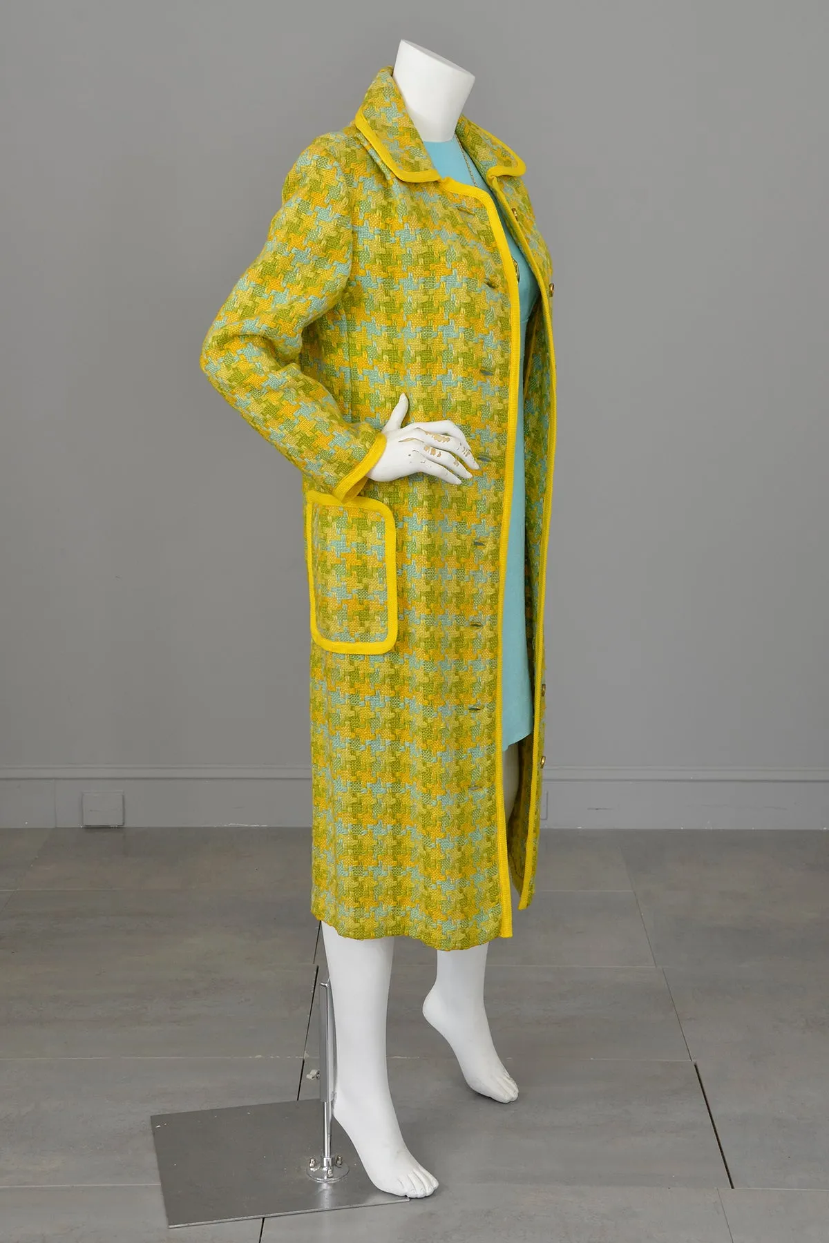 1970s Aqua, Gold, Olive Woven Puzzle Pieces Duster Coat