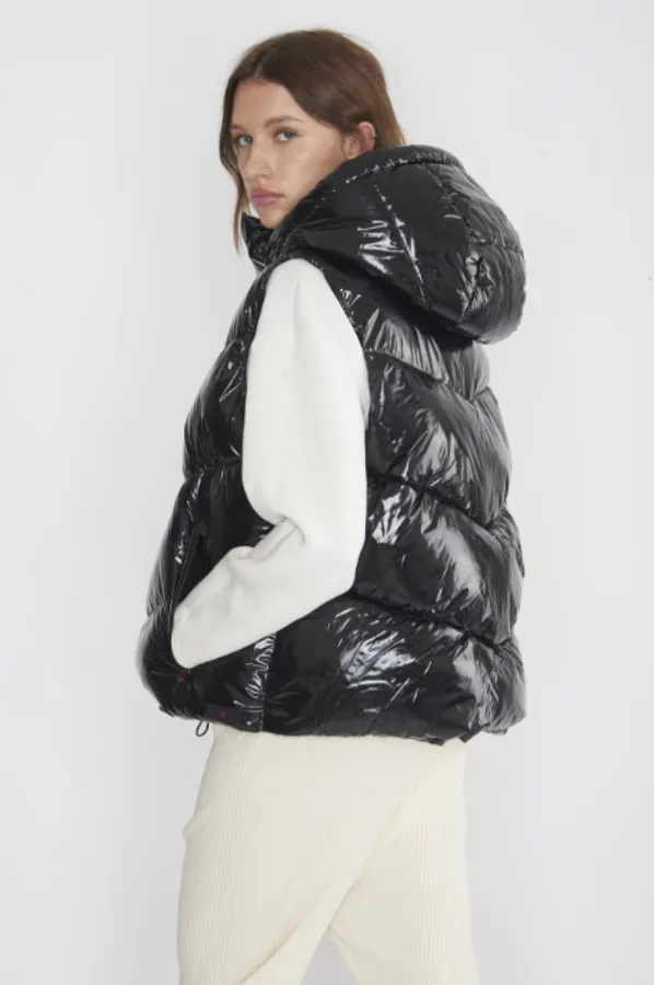 Ca3227 Black Puffer Vest