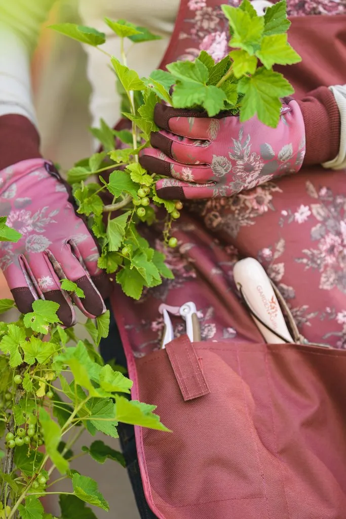 Garden Girl Winter Garden Gloves Classic Cherry