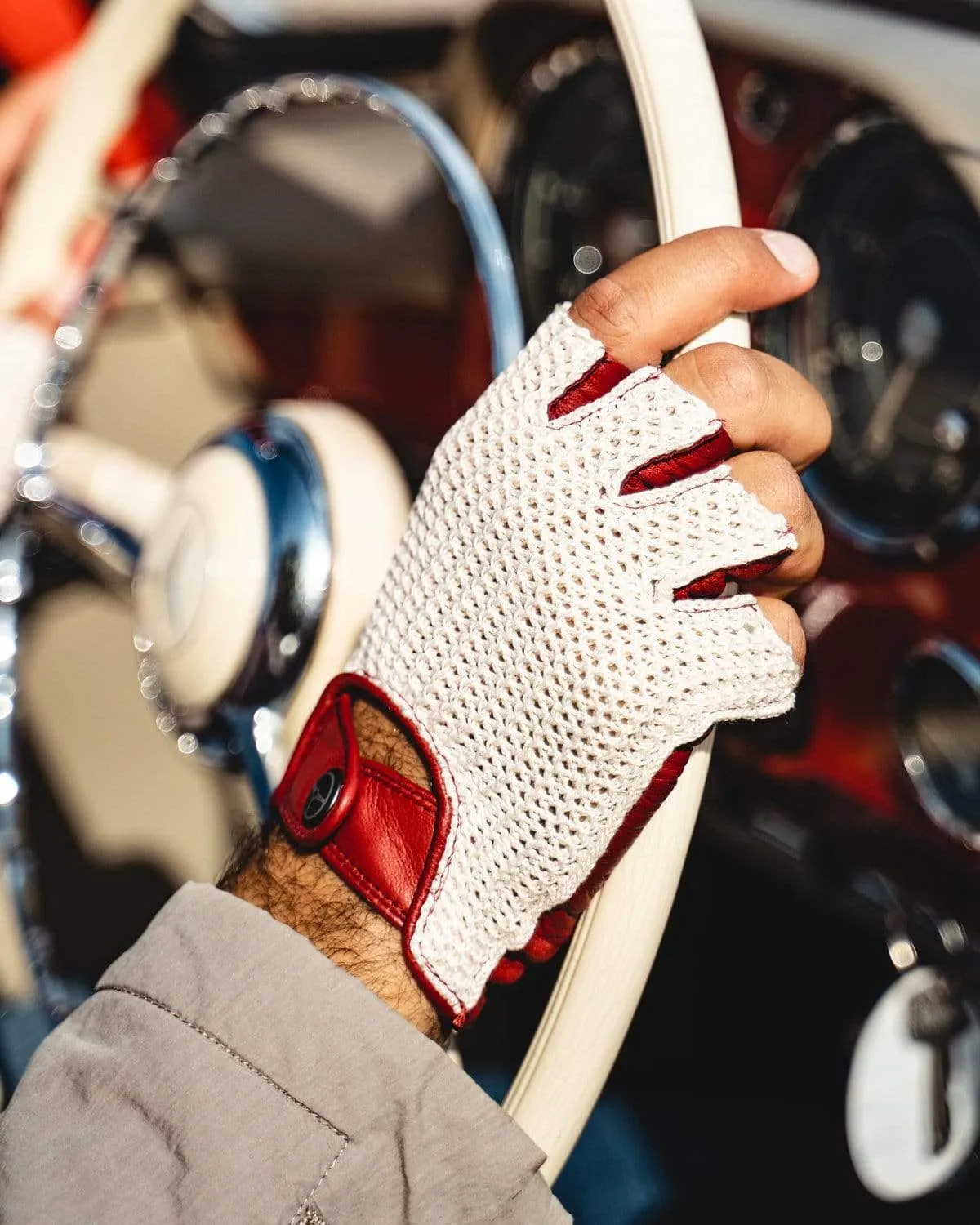 HERITAGE - Fingerless Stringback Driving Gloves - Red