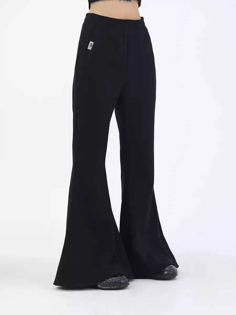 Kei Mid-High Waist Flared Sweatpants