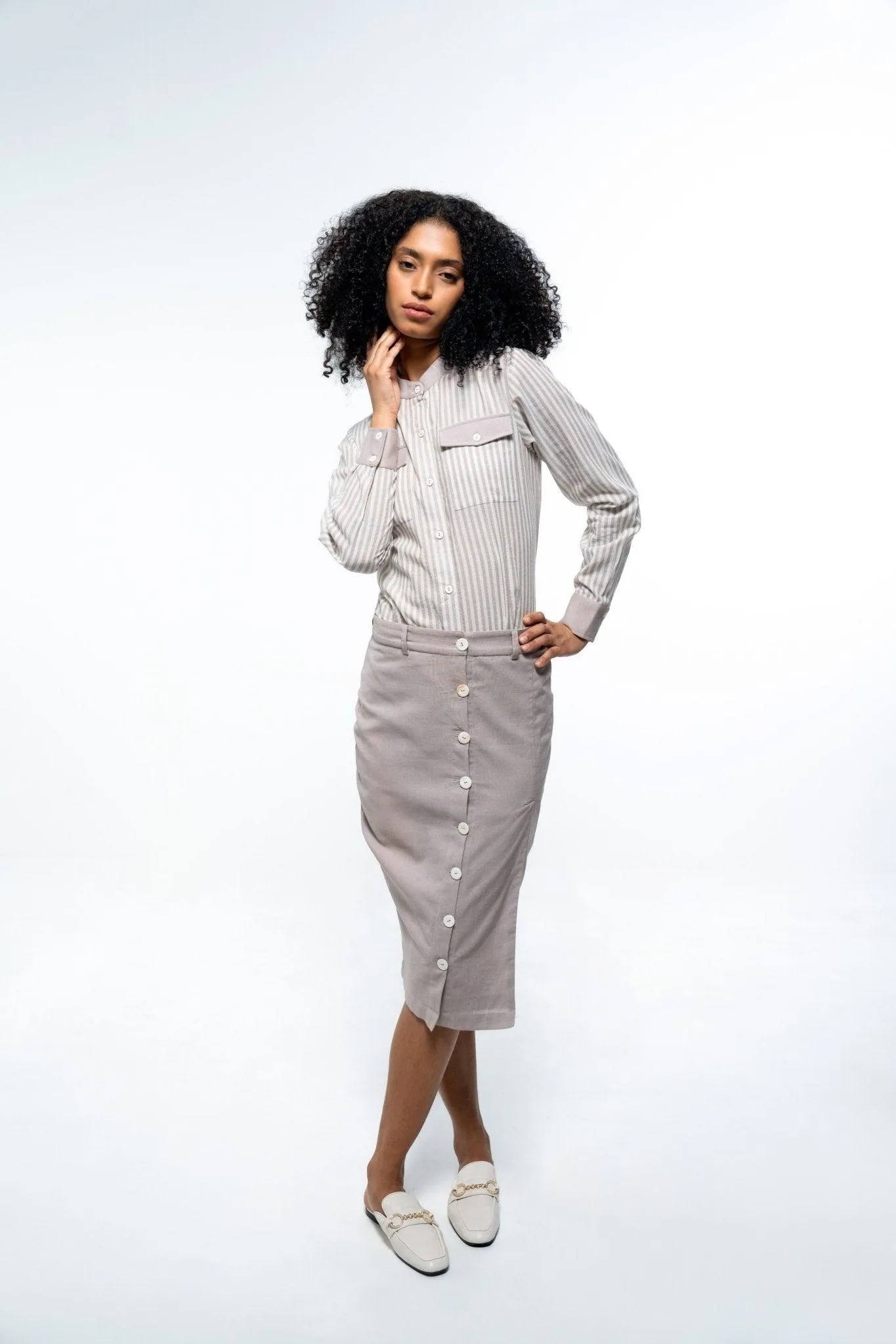 PENCIL SKIRT WITH BUTTON PLACKET AND SLIT