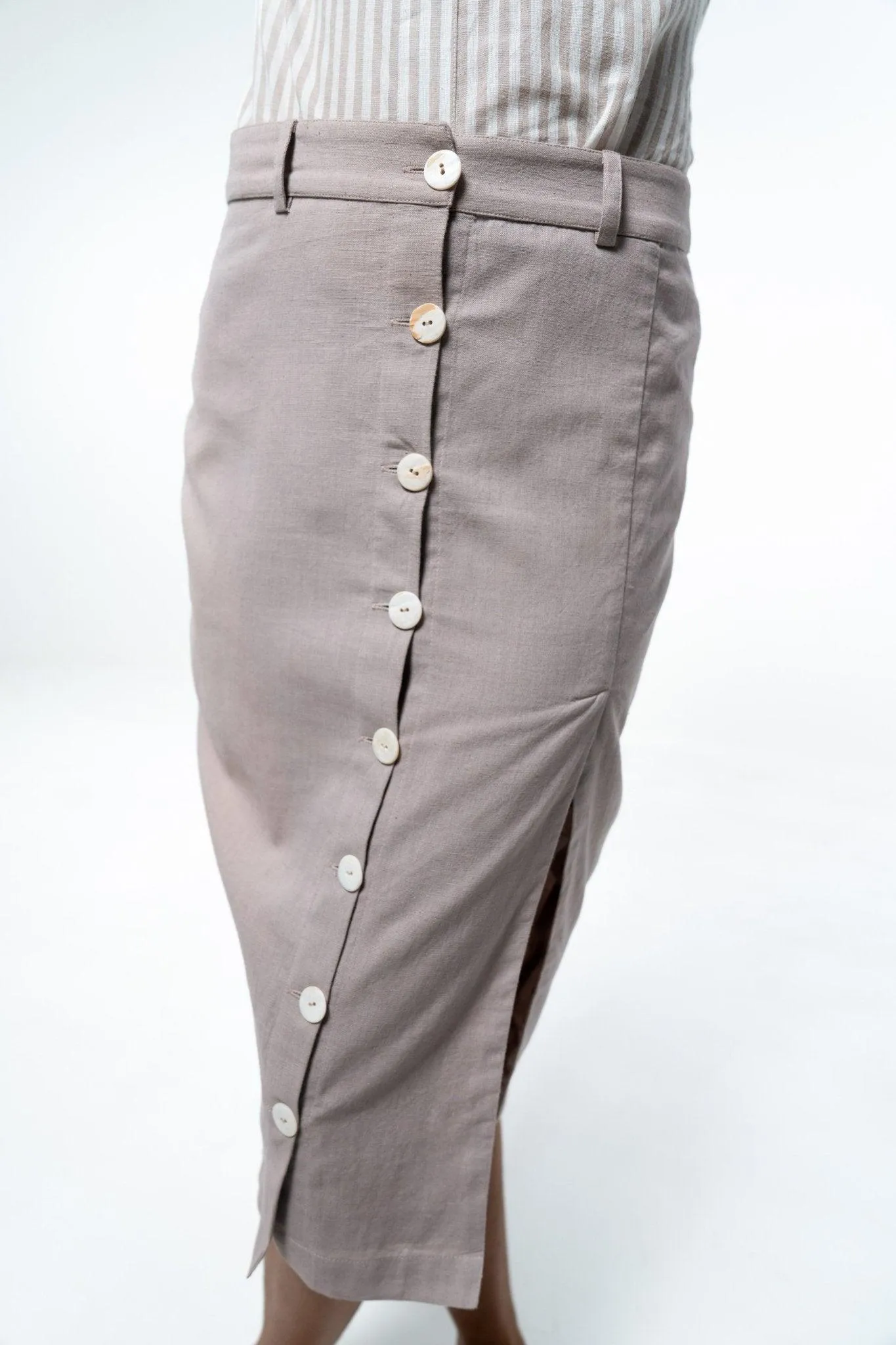 PENCIL SKIRT WITH BUTTON PLACKET AND SLIT