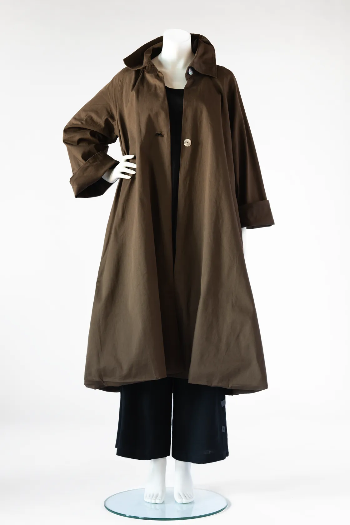 The Hepburn Coat in Walnut Smooth w/ Dark Navy