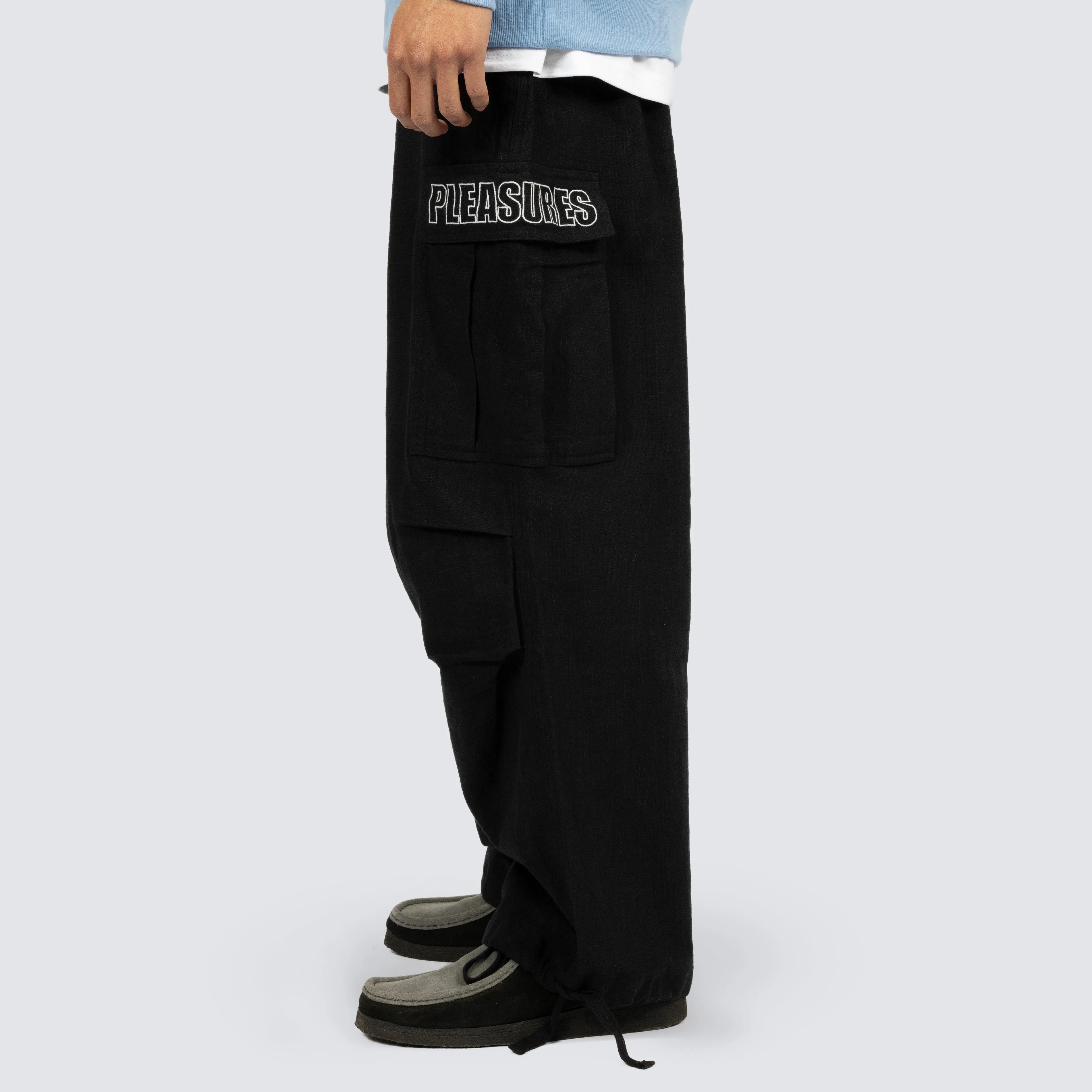 VISITOR WIDE CARGO PANTS (Black)