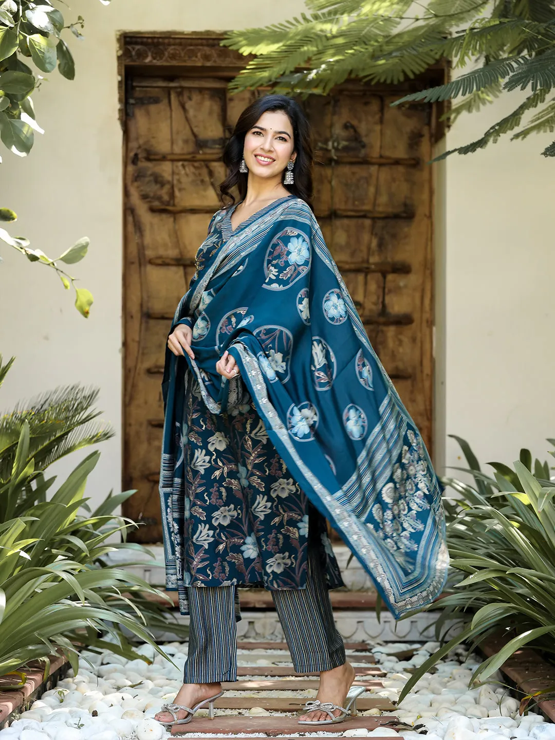 Women Navy Blue Chanderi Silk Kurta Set With Dupatta