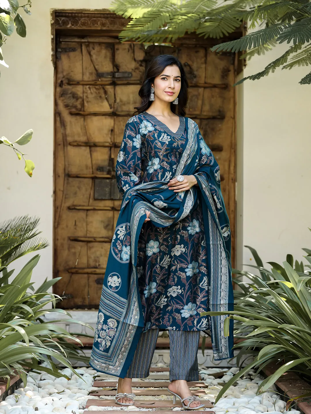 Women Navy Blue Chanderi Silk Kurta Set With Dupatta