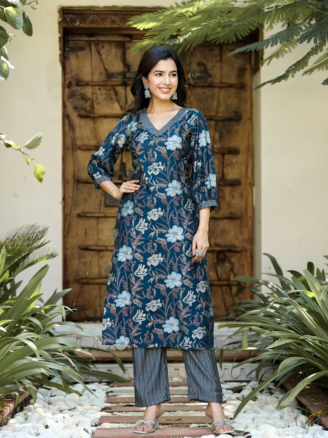 Women Navy Blue Chanderi Silk Kurta Set With Dupatta