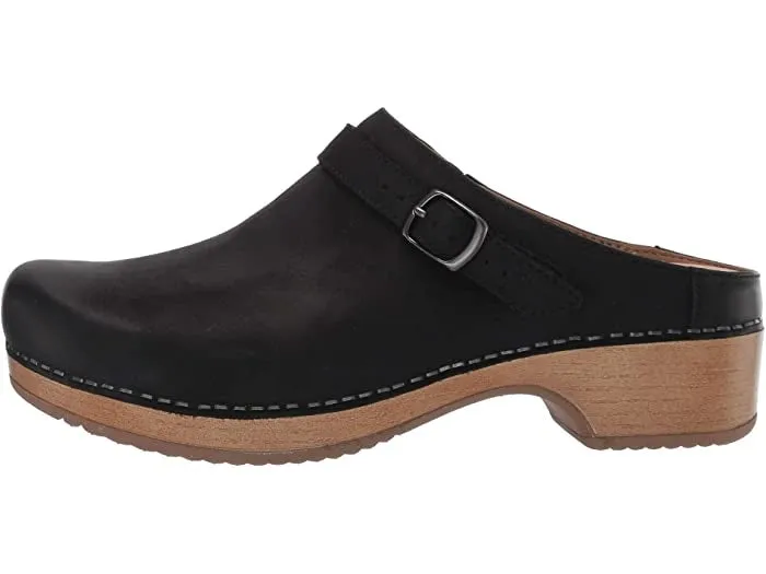 Women's Dansko Berry Black Burnished Nubuck 9421-101600